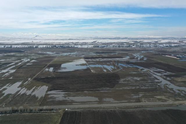 Karların erimeye başladığı Ağrı Ovası dronla görüntülendi 9