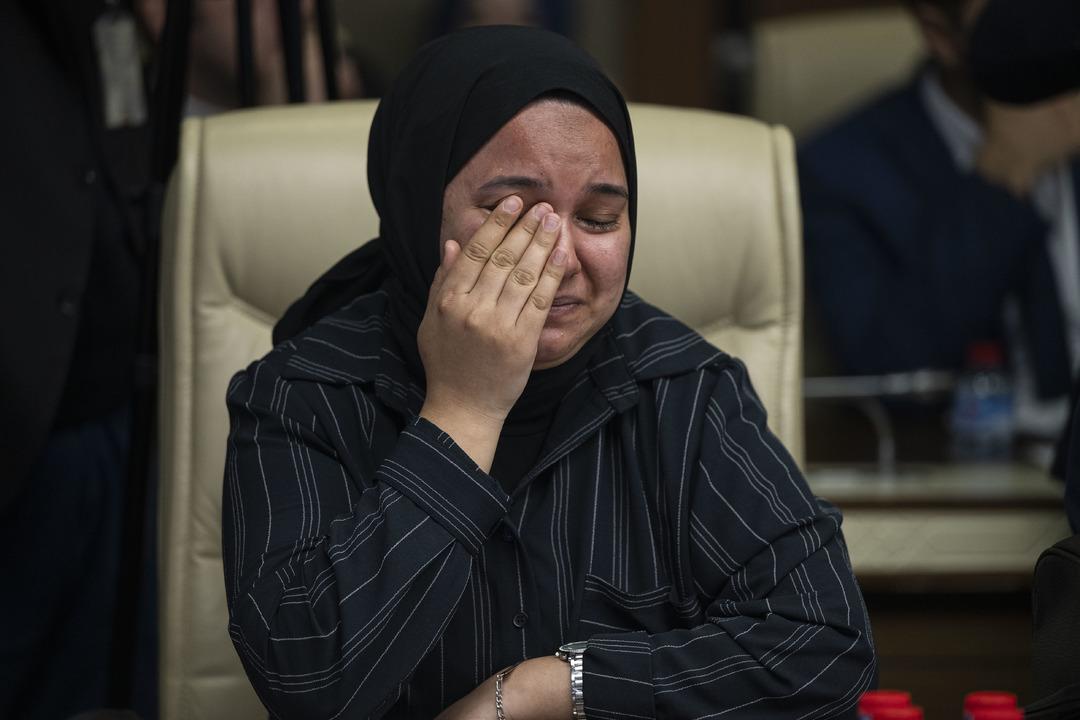 TBMM de b&uuml;y&uuml;k isyan! Mağdur aileler g&ouml;zyaşlarına boğuldu 4