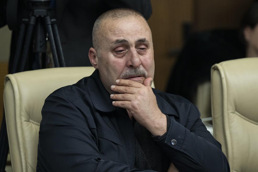 TBMM de b&uuml;y&uuml;k isyan! Mağdur aileler g&ouml;zyaşlarına boğuldu 7