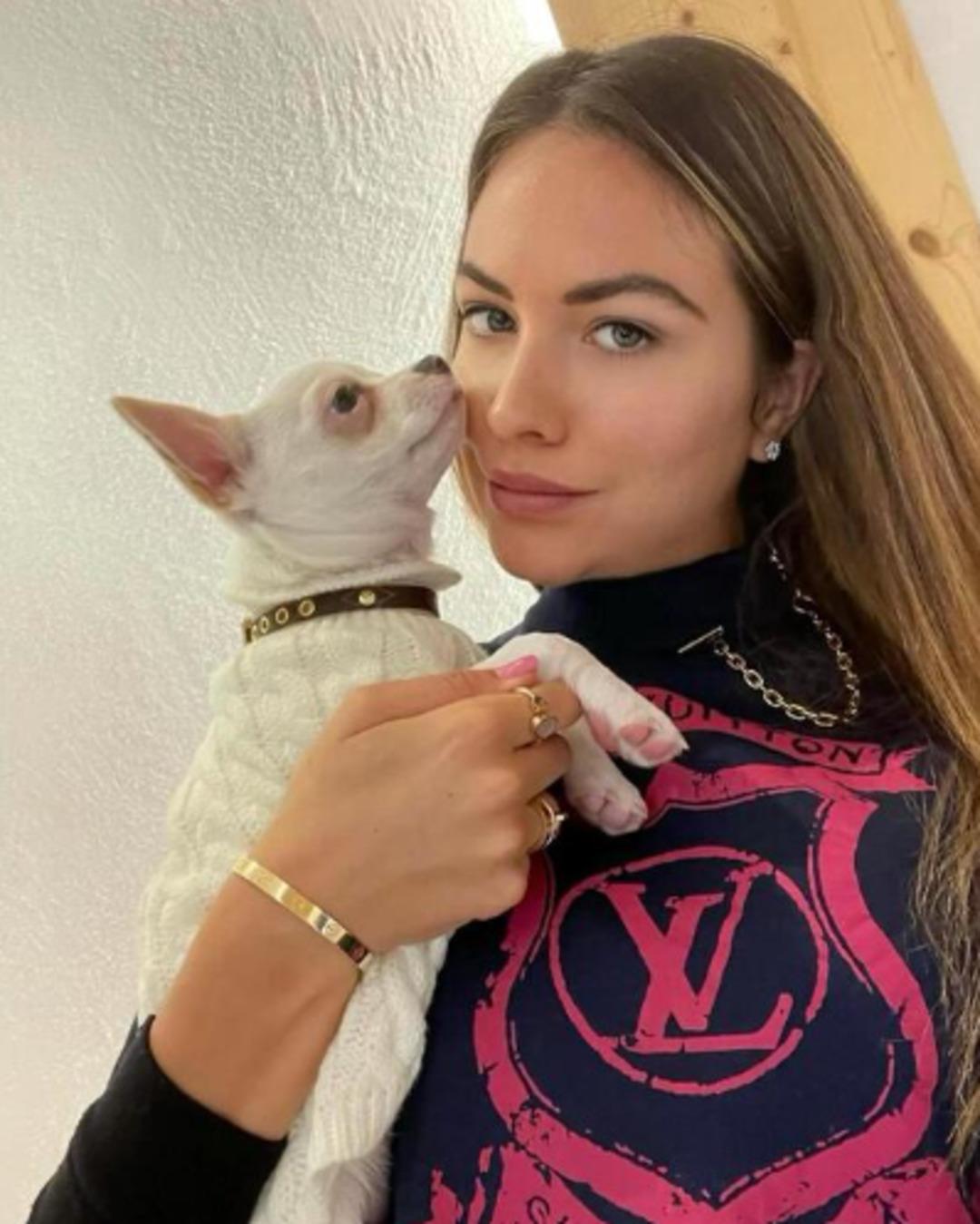 &Ouml;ld&uuml;r&uuml;len modelin mezarı a&ccedil;ıldı, başı &ccedil;alındı! İtalya&rsquo;da akılalmaz skandal 1