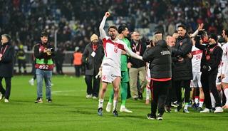 Tarihi zafer sonrası usta isimden dikkat &ccedil;eken uyarı! "Her şey olabilir, hazırlanın"