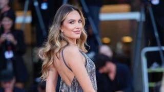 Öldürülen modelin mezarı açıldı, başı çalındı! İtalya’da akılalmaz skandal