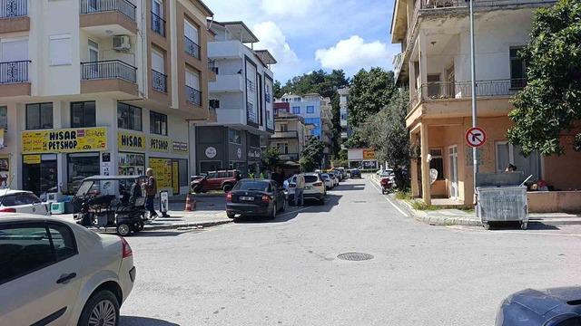 Manavgat&rsquo;ta otomobiller &ccedil;arpıştı: 1 yaralı 2