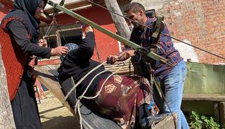 Bu eve giden yol yok! &Ccedil;elik telin &uuml;zerinde tehlikeli yolculuk