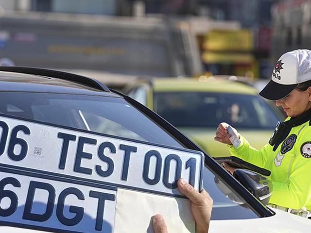 APP plaka denetimleri bug&uuml;n başladı: Damga ve karekod detayı...