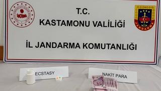 Kastamonu'da uyuşturucu operasyonunda 3 kişi tutuklandı