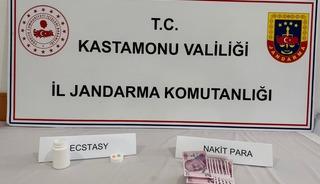 Kastamonu'da uyuşturucu operasyonunda 3 kişi tutuklandı