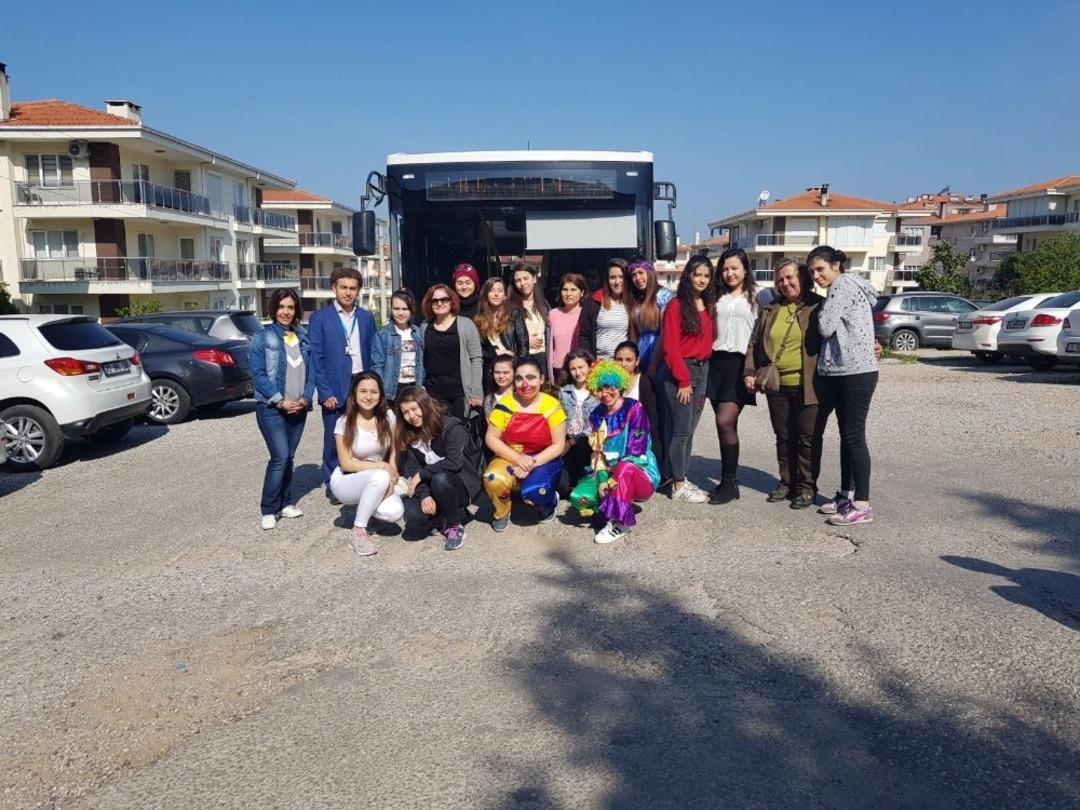 Bağy&uuml;z&uuml; kırsalının &ccedil;ocuklarının y&uuml;z&uuml;n&uuml; g&uuml;ld&uuml;rd&uuml;ler