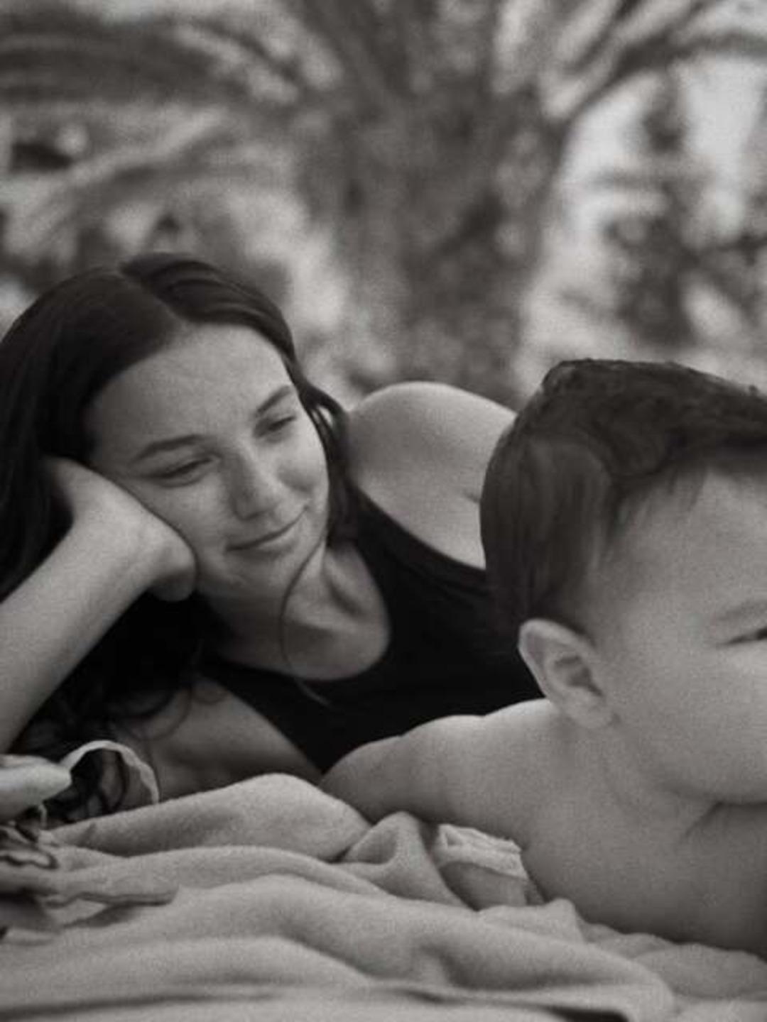 Pınar Deniz ile Kaan Yıldırım ın oğlu Fikret Hakan 1 yaşına girdi!  Tıpkı annesi  3