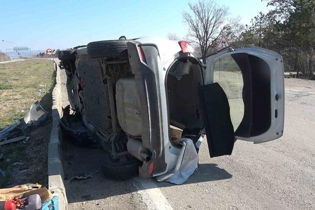 Kırıkkale&rsquo;de iki otomobil &ccedil;arpıştı: 1 yaralı 2