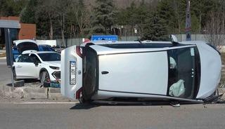 Kırıkkale&rsquo;de iki otomobil &ccedil;arpıştı