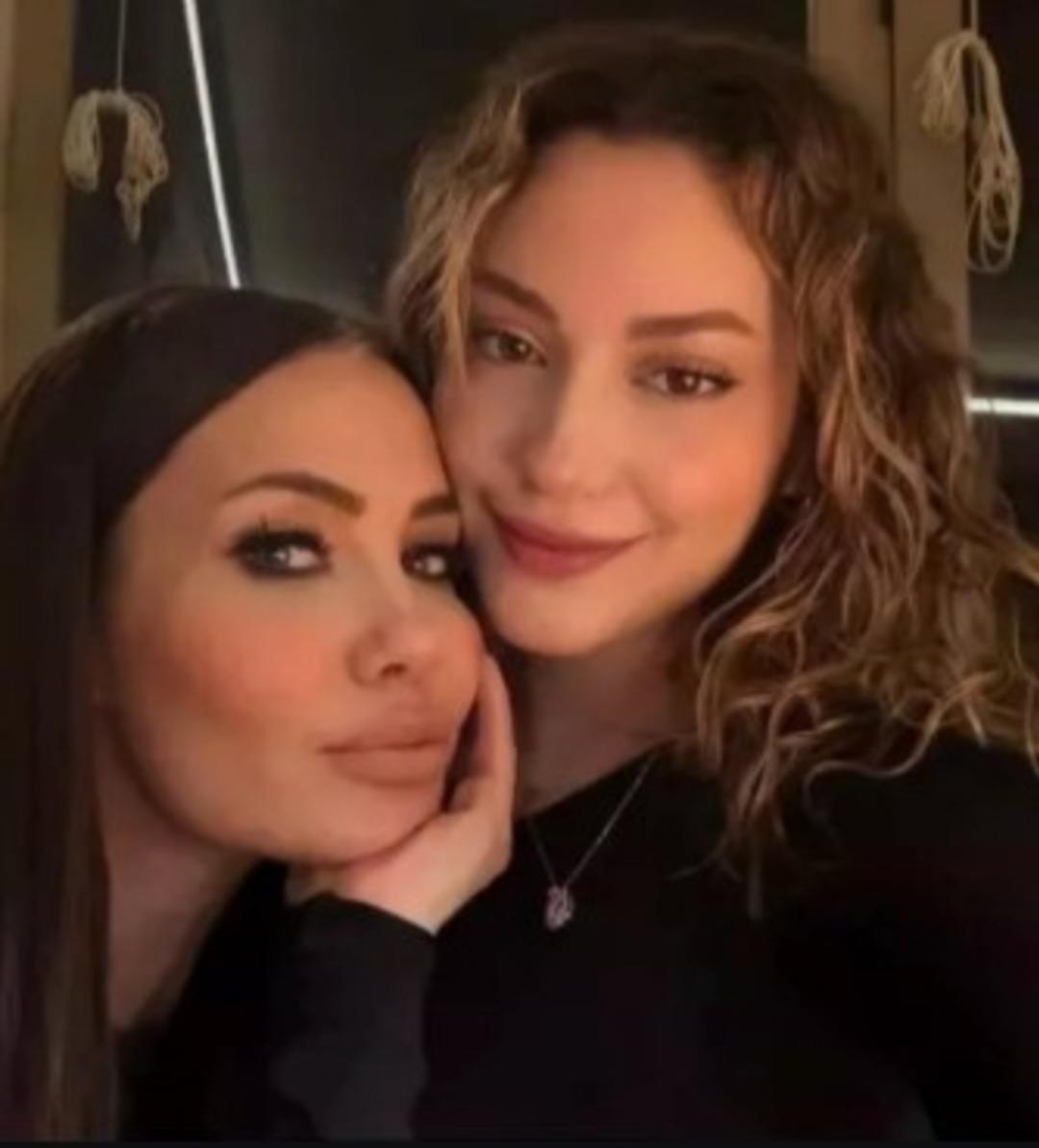 Şarkıcı Lara nın sır gibi sakladığı kızı Sıla g&uuml;ndemde! G&uuml;zelliğiyle mest etti 3