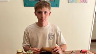 Fıstık ezmesindeki detayı fark etti! 18 yaşında kendi işinin patronu oldu