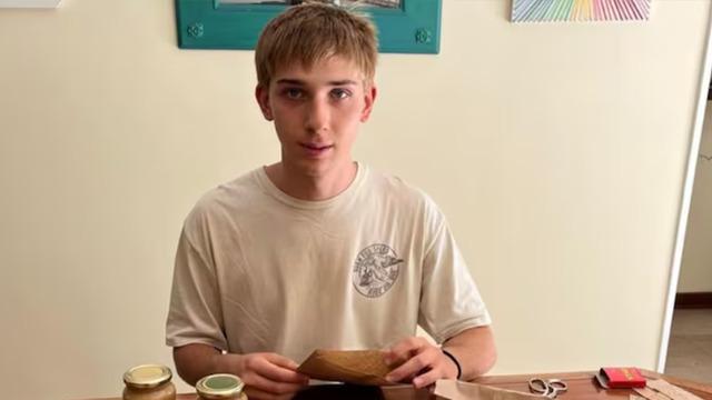 Fıstık ezmesindeki detayı fark etti! 18 yaşında kendi işinin patronu oldu