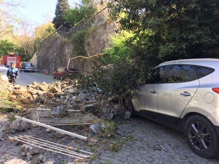 Beşiktaş'ta istinat duvarı araçların üzerine çöktü  G3