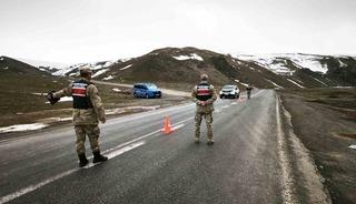 Ağrı&rsquo;da huzur uygulamasında 21 aranan şahıs yakalandı