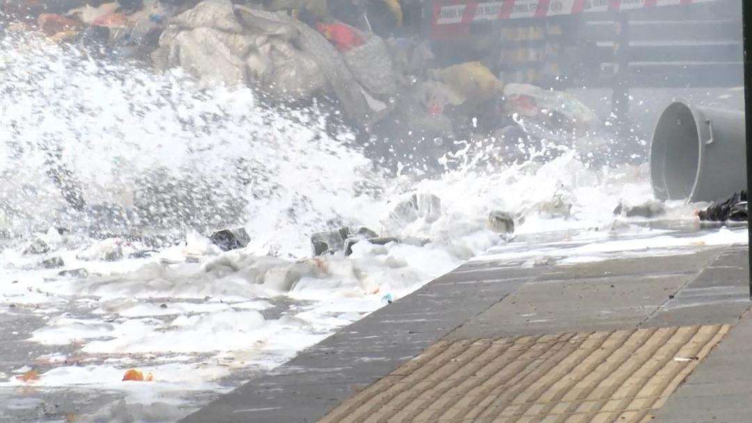 Fatih te korkutan patlama! Dumanlar caddeyi kapladı 3