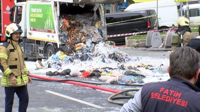 Fatih'te korkutan patlama! Dumanlar caddeyi kapladı