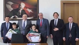 En &ccedil;ok kitap okuyan &ouml;ğrencilere &rsquo;teşekk&uuml;r&rsquo; belgesi verildi