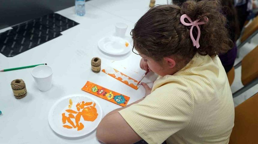 Pusula Maraş&rsquo;tan &ccedil;ocuklara y&ouml;nelik renkli at&ouml;lye