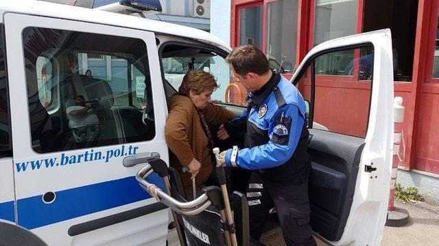 (Özel Haber) Polis evlatları Şükran teyzelerine sahip çıktı