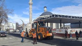 Kars’ta şehir içi yollar yenileniyor: Caddelere karayolları eli değdi