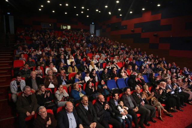 Sapanca’da Türk Halk Müziği konserine büyük ilgi