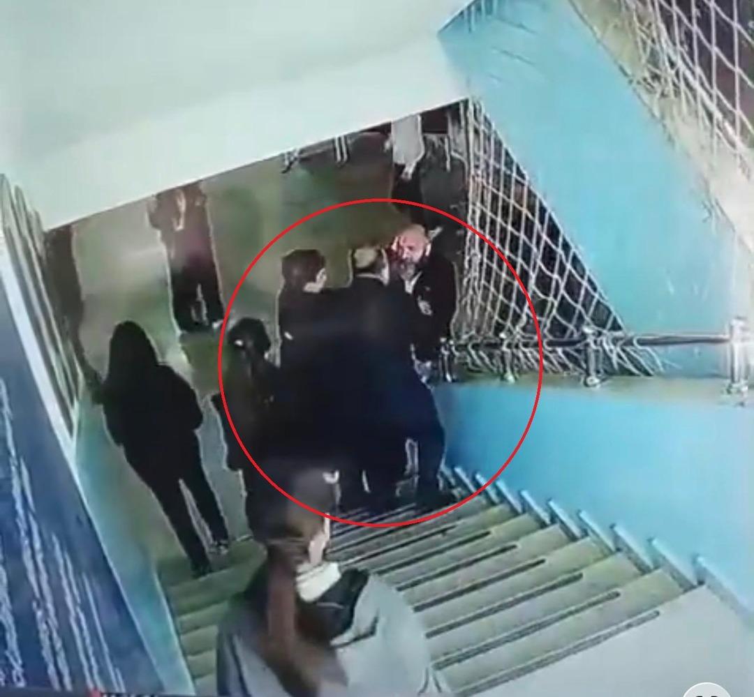 &Ouml;ğretmene okulda darp iddiası! Ambulansla hastaneye kaldırıldı 1