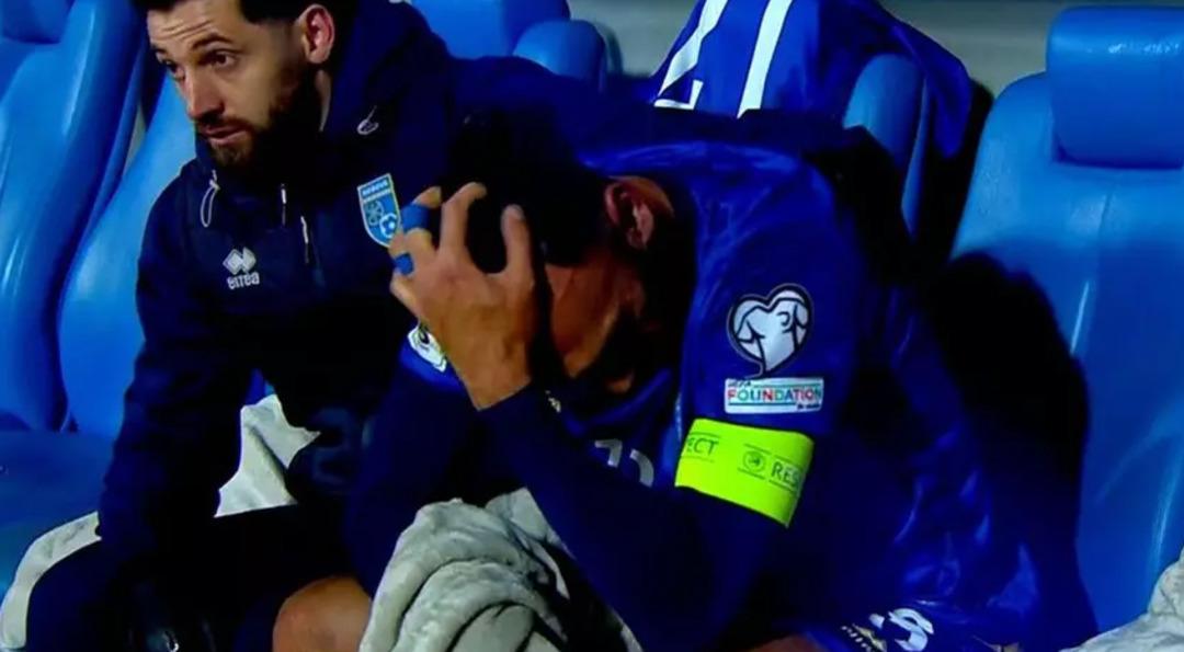 SON DAKİKA | Vedat Muriqi &ccedil;ileden &ccedil;ıktı!  Ma&ccedil;ı T&uuml;rkiye ye sattı  diyen taraftara a&ccedil;tı ağzını yumdu g&ouml;z&uuml;n&uuml; 1