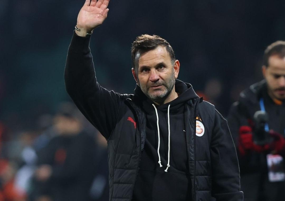 SON DAKİKA | Okan Buruk tan Premier Lig devine tarihi ret! Galatasaray i&ccedil;in masaya bile oturmadı 2