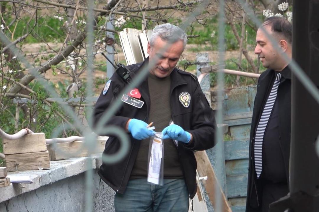 Kan donduran cinayet: İki kardeş bir oldu, babalarını bı&ccedil;ak ve baltayla &ouml;ld&uuml;rd&uuml; 4