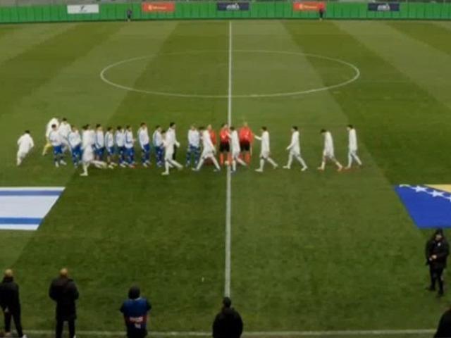 İsrailli futbolculara hayatlarının şoku! Saha ortasında kalakaldılar!