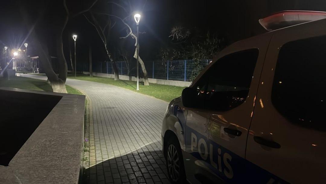 Parkta bı&ccedil;aklı kavga: 3 kişi yaralandı 1