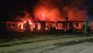 Erzincan'da inşaat alanındaki iş&ccedil;i konteynerleri yangında kullanılamaz hale geldi