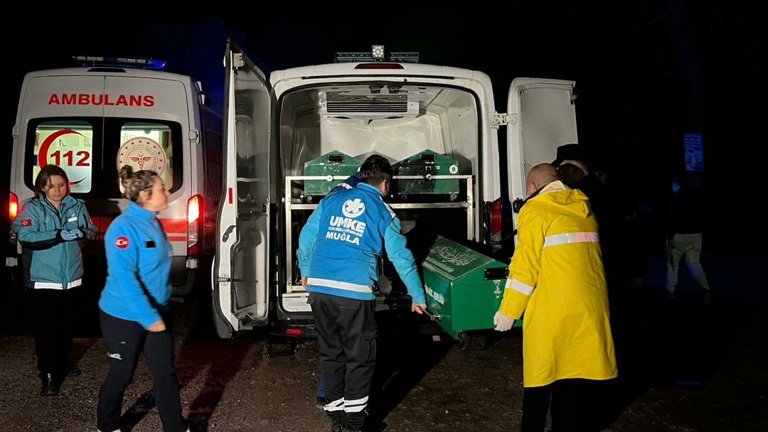 Fethiye de tur teknesi battı: 1 kişi &ouml;ld&uuml;! 5