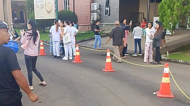 Endonezya açıklarında 7,4 büyüklüğünde deprem! Tsunami alarmı verildi