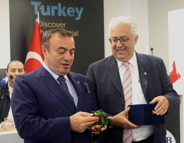 İstanbul su &uuml;r&uuml;nleri ihracat&ccedil;ılarının yeni Başkanı M&uuml;jdat Sezer 1