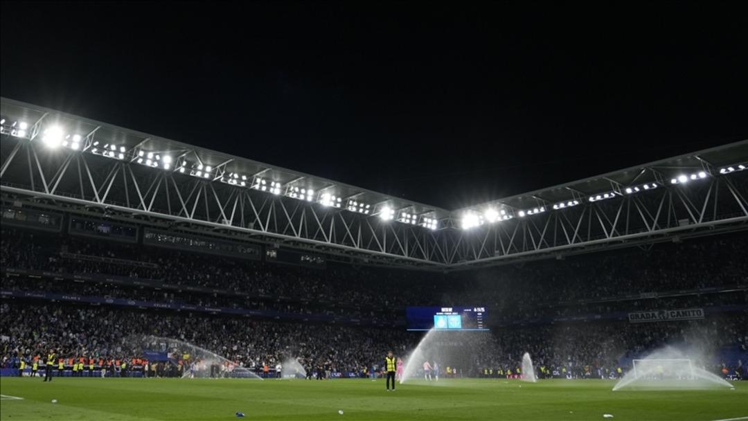 Son dakika spor haberleri | İspanya-Mısır ma&ccedil;ında skandal! Trib&uuml;nlerden akıl almaz tezah&uuml;rat: Oyuncular bile şaştı 2