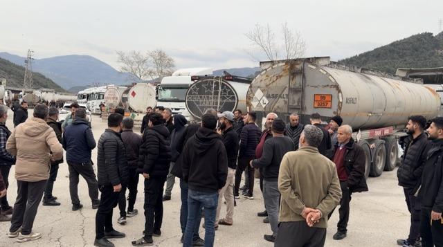 Osmaniye&rsquo;de şof&ouml;rlerin zorlu n&ouml;beti: 12 g&uuml;nd&uuml;r y&uuml;kler boşaltılmadı 3