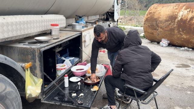 Osmaniye’de şoförlerin zorlu nöbeti: 12 gündür yükler boşaltılmadı