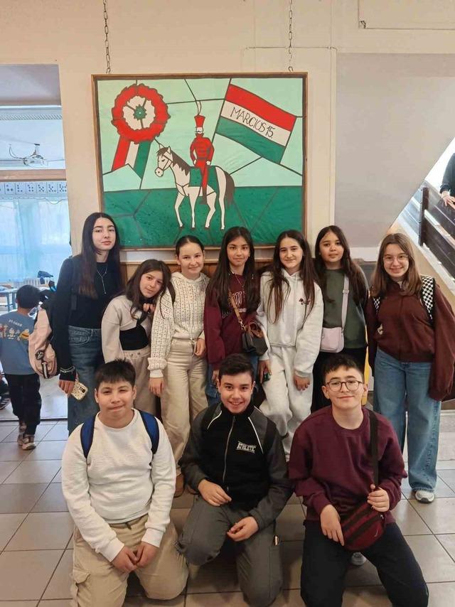 Nazillili &ouml;ğrenciler projelerini bu kez Budapeşte&rsquo;de y&uuml;r&uuml;tt&uuml; 4