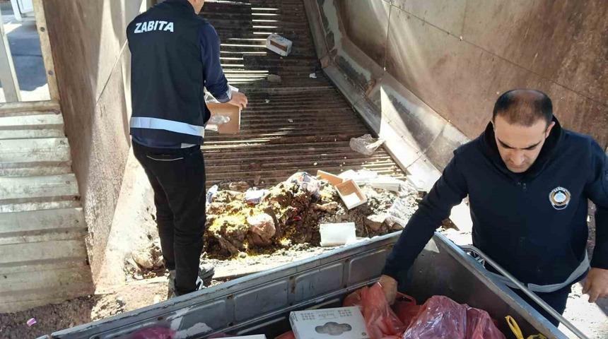 Hakkari&rsquo;de tarihi ge&ccedil;miş gıdalar imha edildi