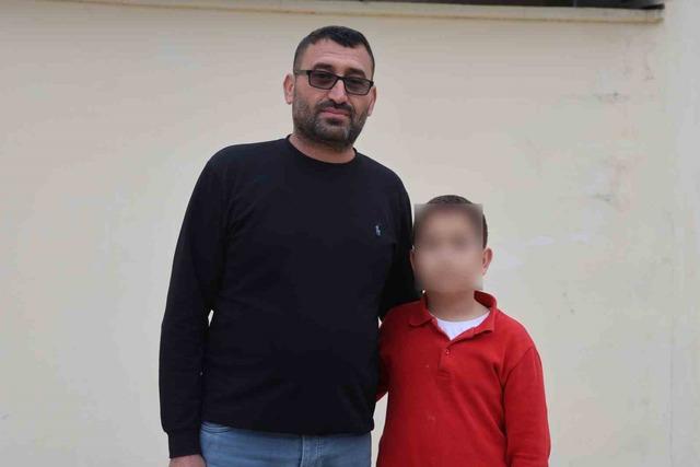 Ellerindeki oyuncak silahla 11 yaşındaki &ccedil;ocuğun &ouml;n&uuml;n&uuml; kesen 3 akranı para istedi 5