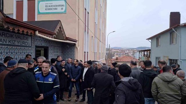 Hisarcık&rsquo;tan 21 kişilik umre kafilesi dualarla uğurlandı 2