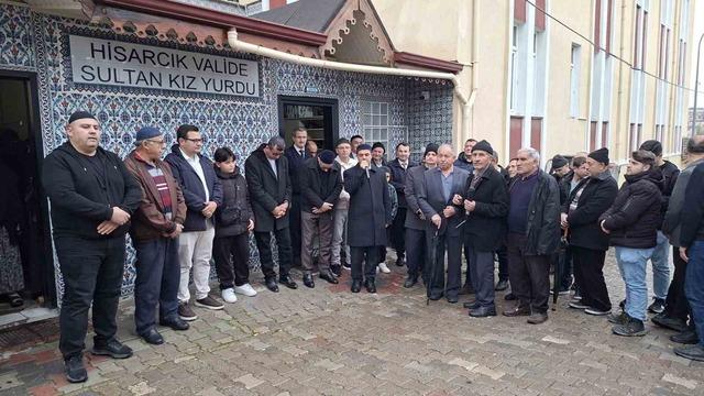 Hisarcık&rsquo;tan 21 kişilik umre kafilesi dualarla uğurlandı 1