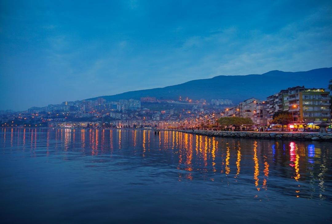  Bir kişi sormadı  dedi kendi a&ccedil;ıkladı! &Uuml;ş&uuml;mezsoy dan &ccedil;ok konuşulacak  deprem  &ccedil;ıkışı: İstanbul, Bursa, D&uuml;zce... 5