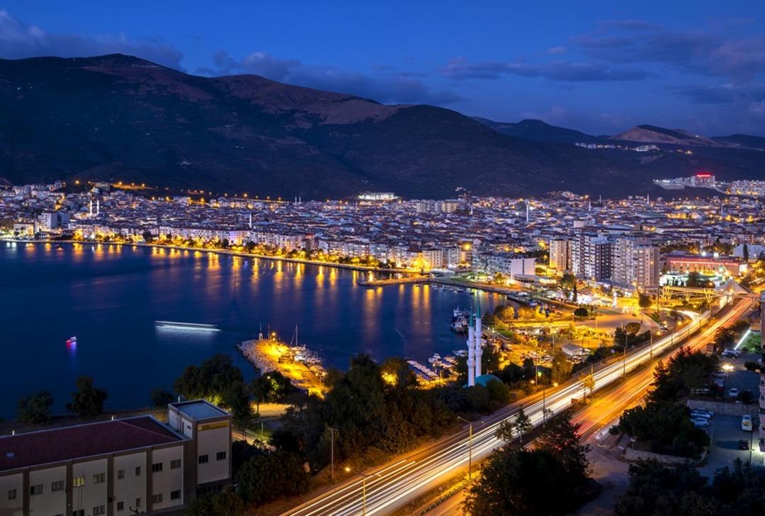  Bir kişi sormadı  dedi kendi a&ccedil;ıkladı! &Uuml;ş&uuml;mezsoy dan &ccedil;ok konuşulacak  deprem  &ccedil;ıkışı: İstanbul, Bursa, D&uuml;zce... 4