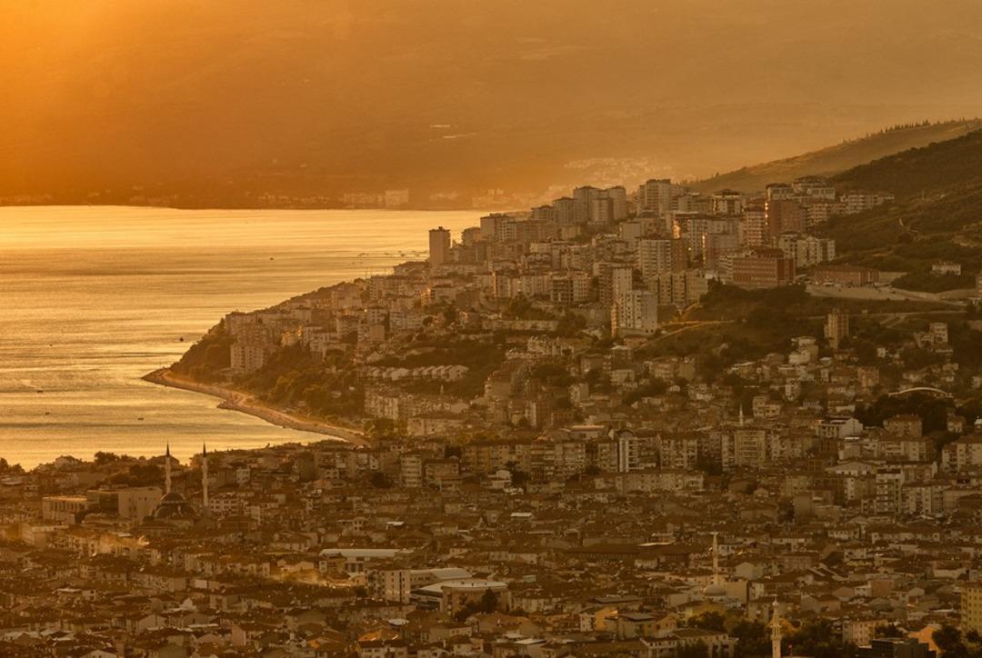  Bir kişi sormadı  dedi kendi a&ccedil;ıkladı! &Uuml;ş&uuml;mezsoy dan &ccedil;ok konuşulacak  deprem  &ccedil;ıkışı: İstanbul, Bursa, D&uuml;zce... 3