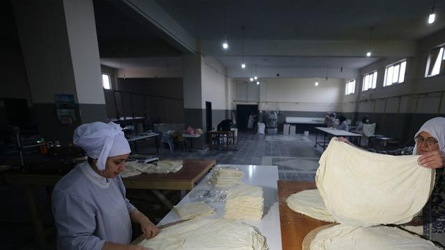 Bodrum katında yapmaya başladı, OSB'de tesis kurdu