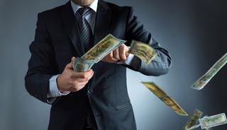 En zengin 10 milyarderden 7'sinin serveti eridi